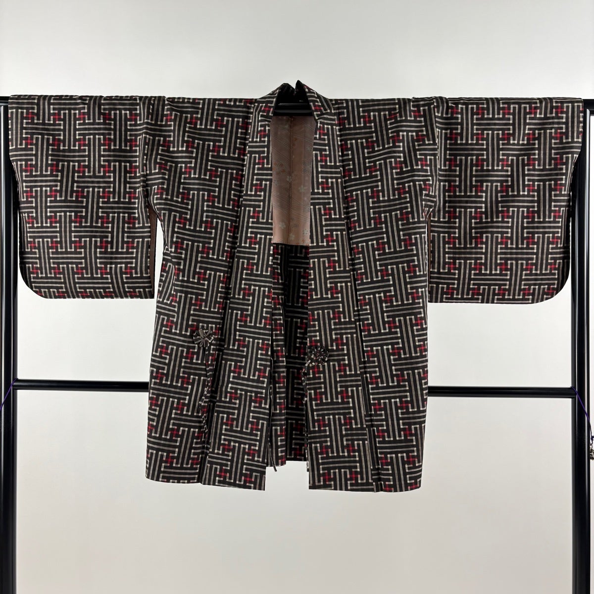 紬 身丈162.5cm 裄丈63.5cm S 袷 アンサンブル 幾何学 焦茶色 正絹