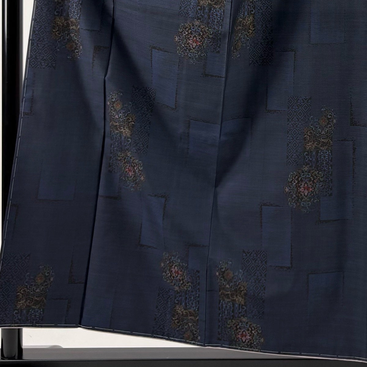 美品】 大島紬 身丈156cm 裄丈63cm S 袷 証紙あり 華文 菱 紺色 正絹