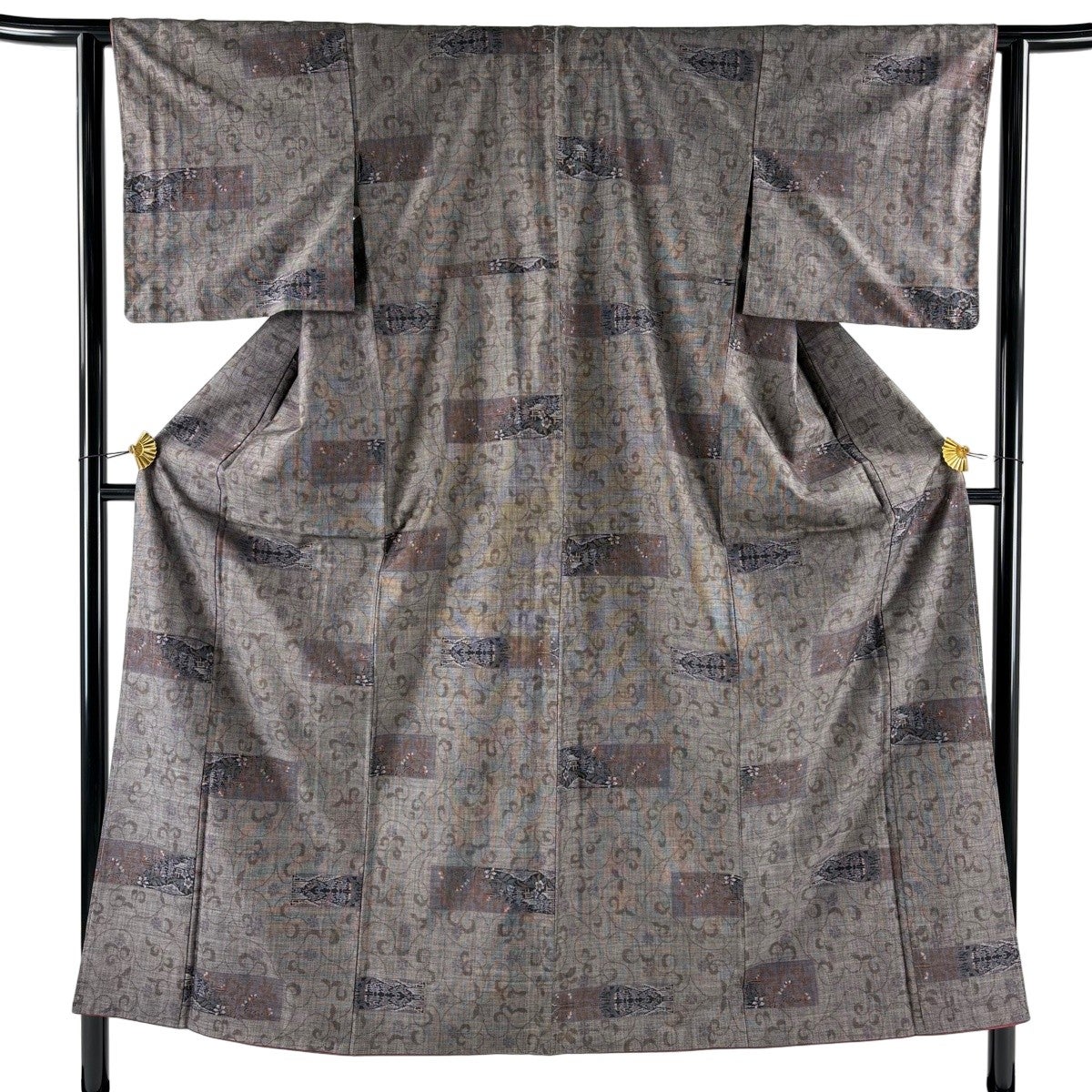 美品】 紬 身丈152.5cm 裄丈62.5cm S 袷 建物 花唐草 焦茶色 正絹 秀品