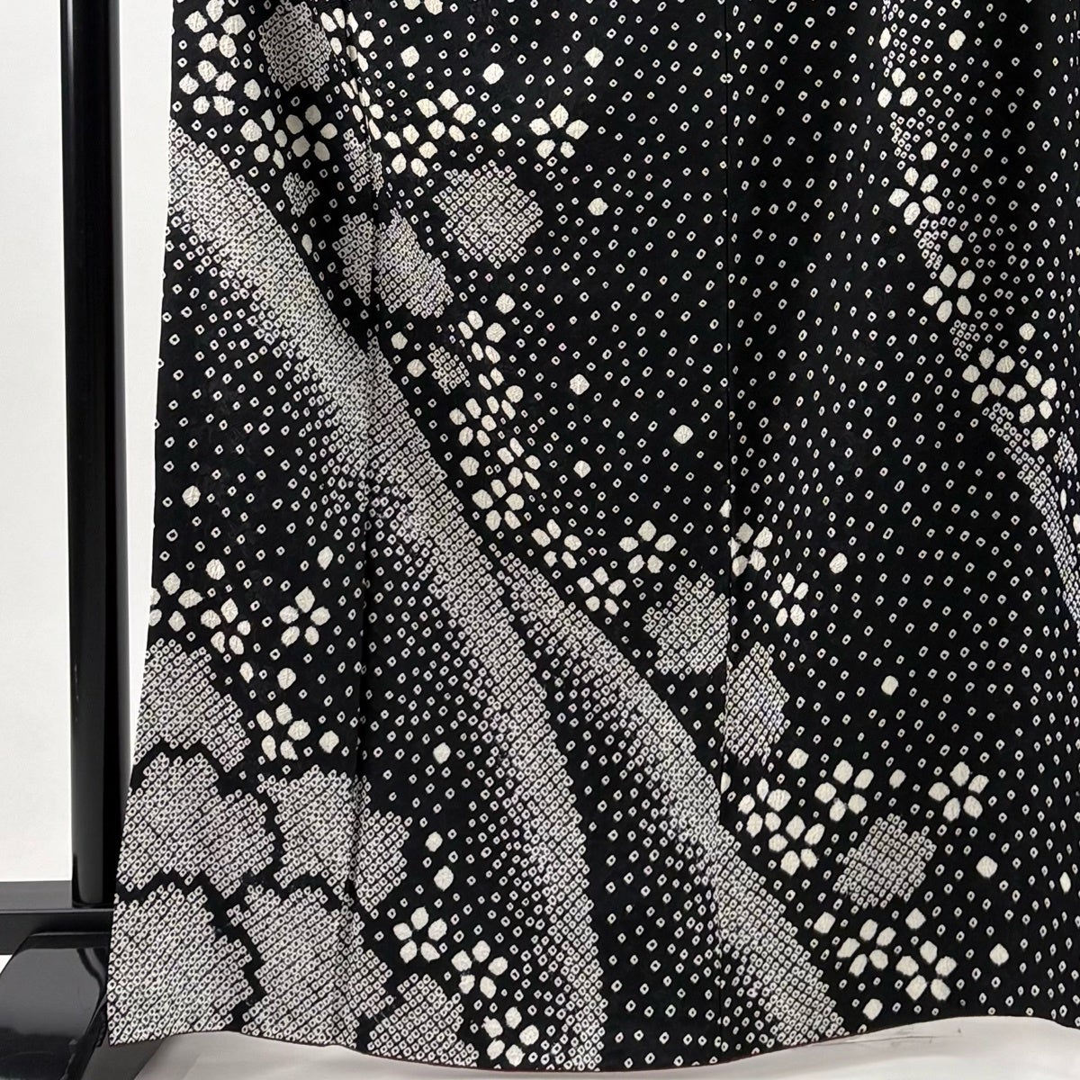 美品】 訪問着 身丈166cm 裄丈68.5cm L 袷 花 絞り 黒 正絹 秀品|中古 美品】 訪問着 身丈166cm 裄丈68.5cm L 袷 花 絞り 黒 正絹 秀品|中古