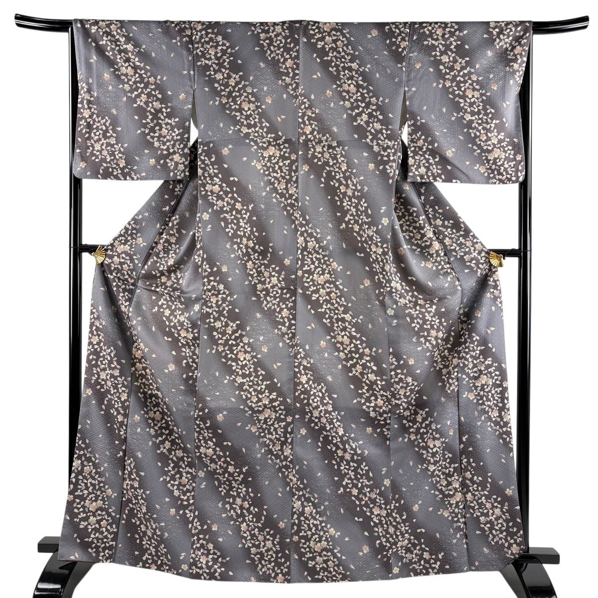 美品】 小紋 身丈166cm 裄丈65cm M 袷 洗える着物 桜 斜縞 ぼかし 金彩 美品】 小紋 身丈166cm 裄丈65cm M 袷 洗える着物 桜 斜縞 ぼかし 金彩