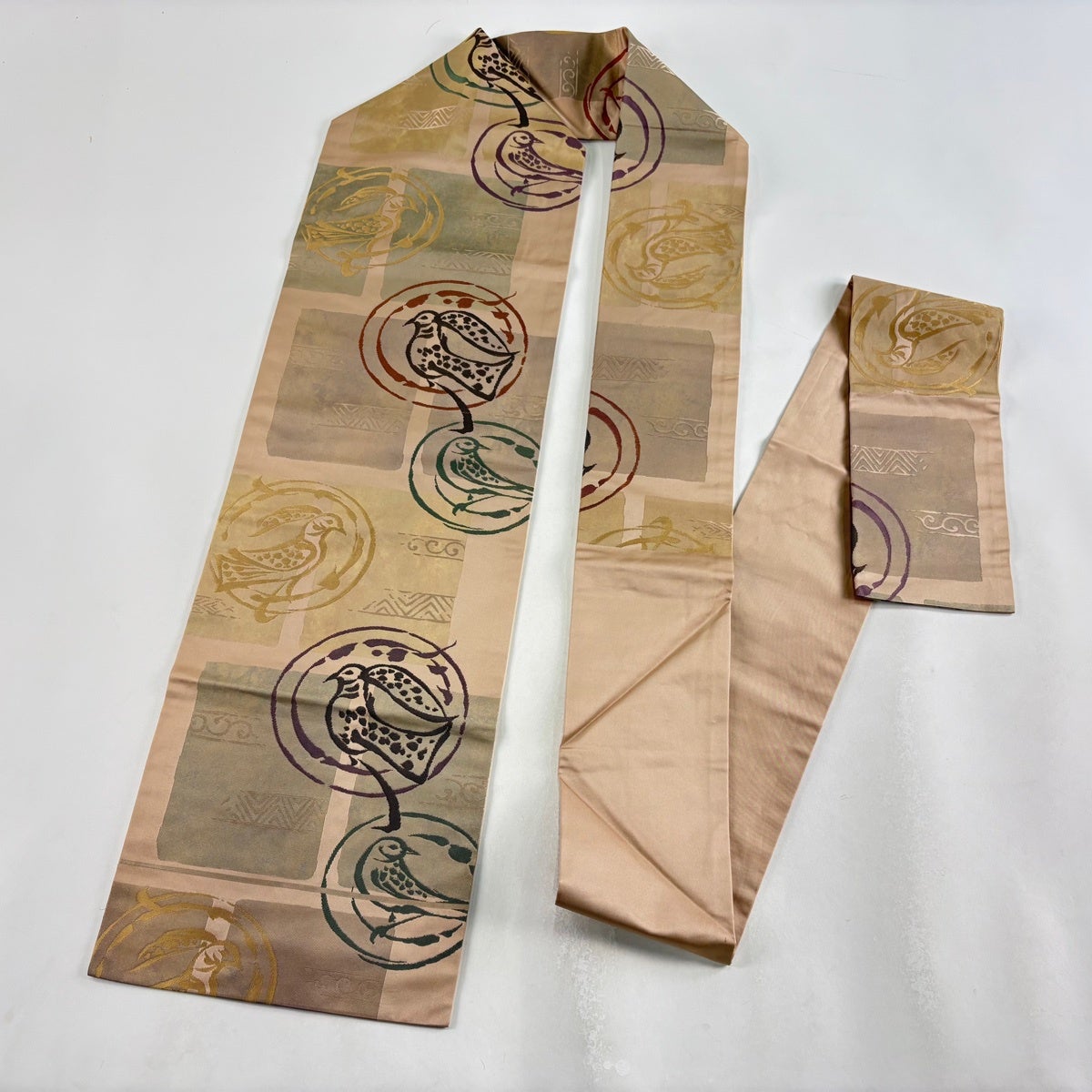 美品】 名古屋帯 優品 落款あり 鳥 幾何学模様 箔 ベージュ 正絹｜中古