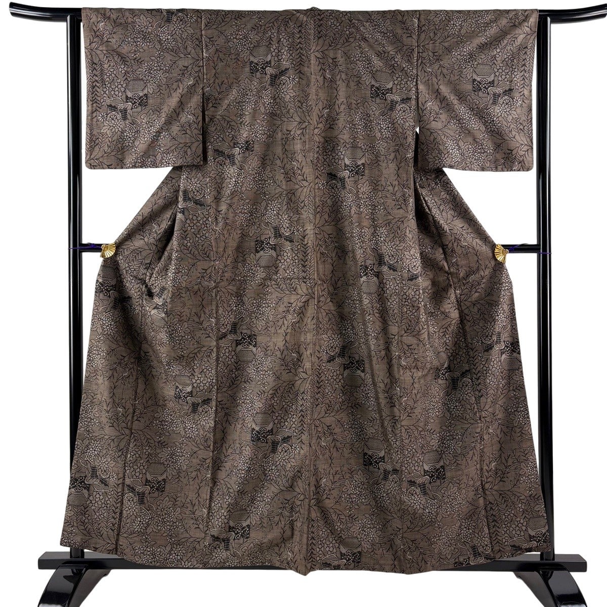 美品】 紬 身丈158.5cm 裄丈63cm S 袷 貝桶 御所車 焦茶色 正絹 秀品