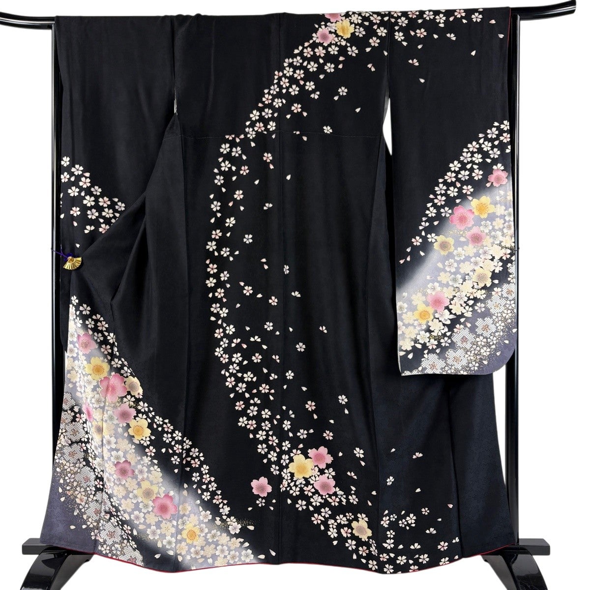 振袖　作家もの　枝垂れ桜　花びら　身丈161　裄68　正絹　着物　032tz 美品】 振袖 身丈161.5cm 裄丈65.5cm M 袷 桜 桜の花びら 箔 金彩 黒
