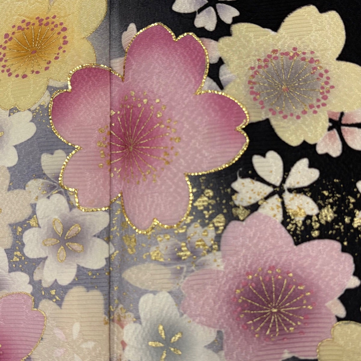 美品】 振袖 身丈161.5cm 裄丈65.5cm M 袷 桜 桜の花びら 箔 金彩 黒
