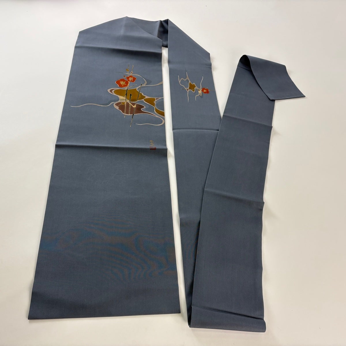 名古屋帯 秀品 落款あり 枝梅 流水 金糸 金彩 青灰色 正絹｜中古・古着