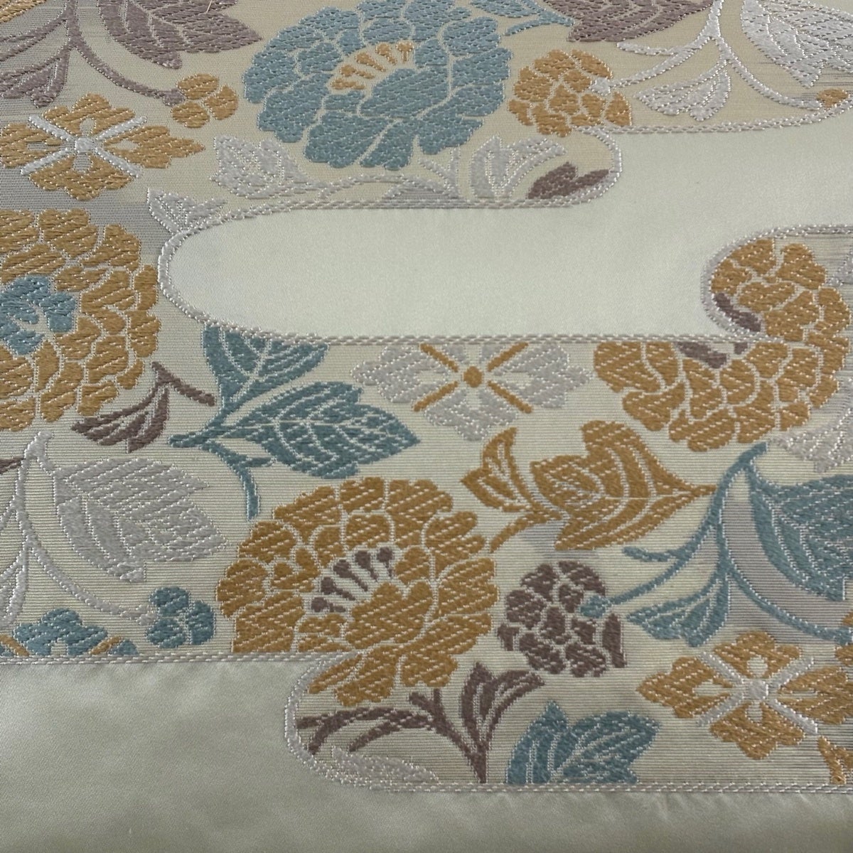 名古屋帯 秀品 ヱ霞 草花 箔 唐織 薄緑 正絹｜中古・古着・リサイクル