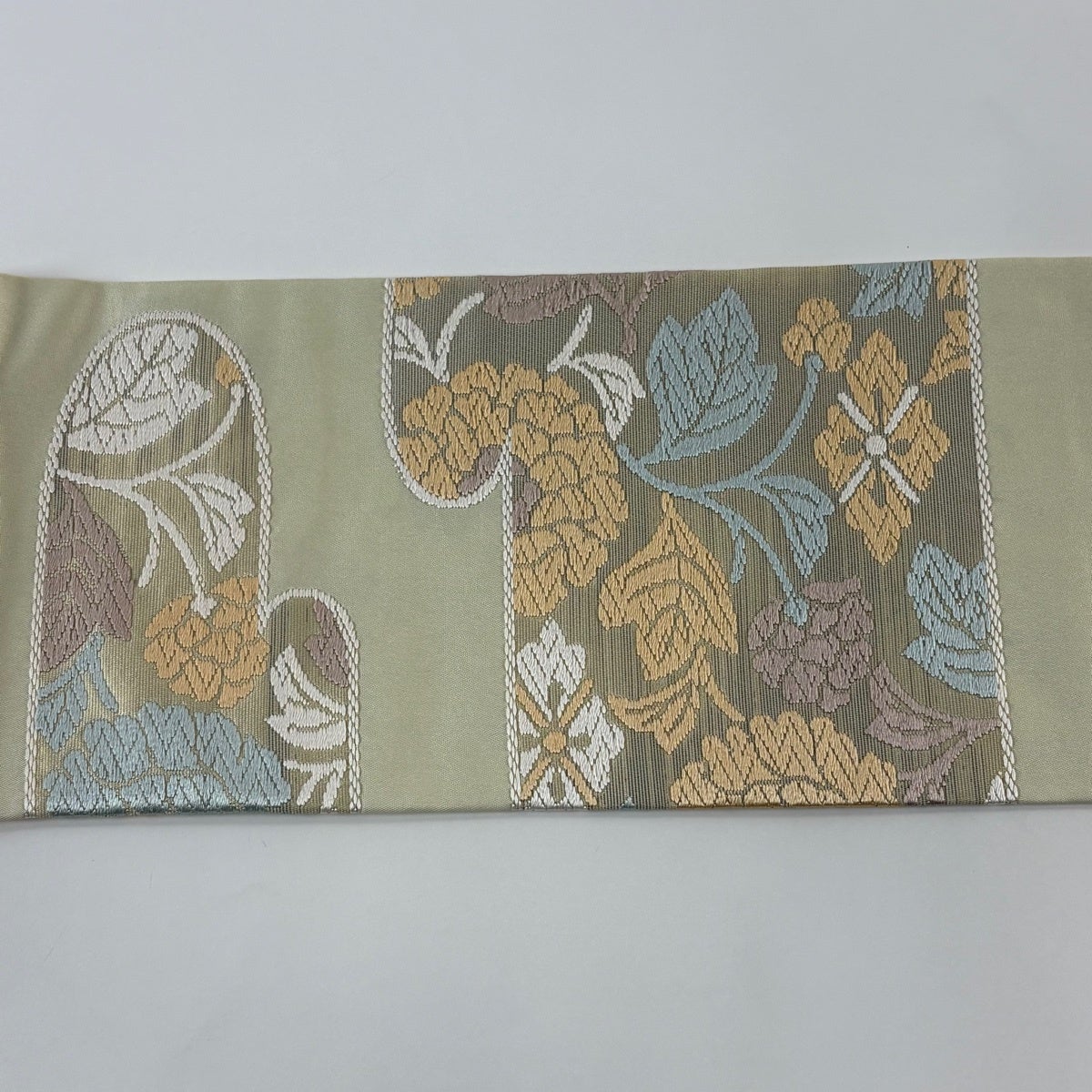 名古屋帯 秀品 ヱ霞 草花 箔 唐織 薄緑 正絹｜中古・古着・リサイクル