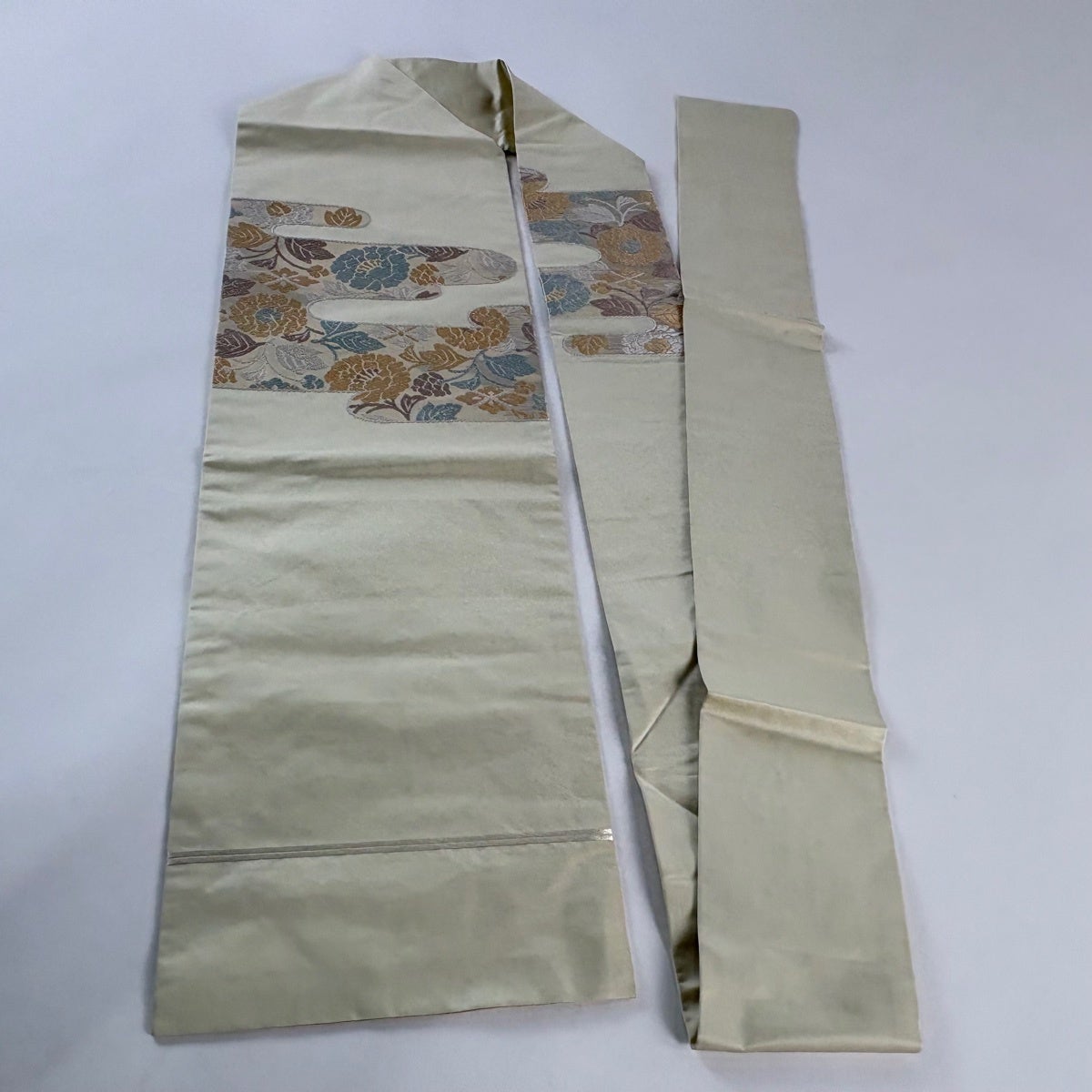 名古屋帯 秀品 ヱ霞 草花 箔 唐織 薄緑 正絹｜中古・古着・リサイクル