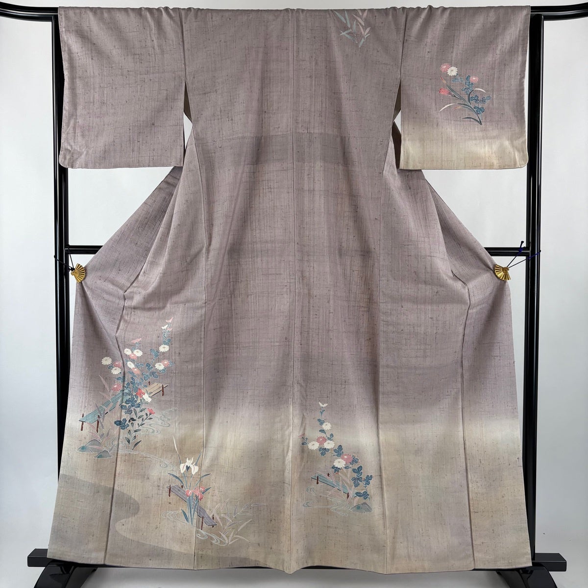 【着物】付下げ　縫い紋　草花文　身丈約161cm　裄丈約62.5cm　25z02-982 付下げ 身丈162cm 裄丈69cm L 袷 草花 紗綾形 刺繍 金糸 灰紫 正絹 秀