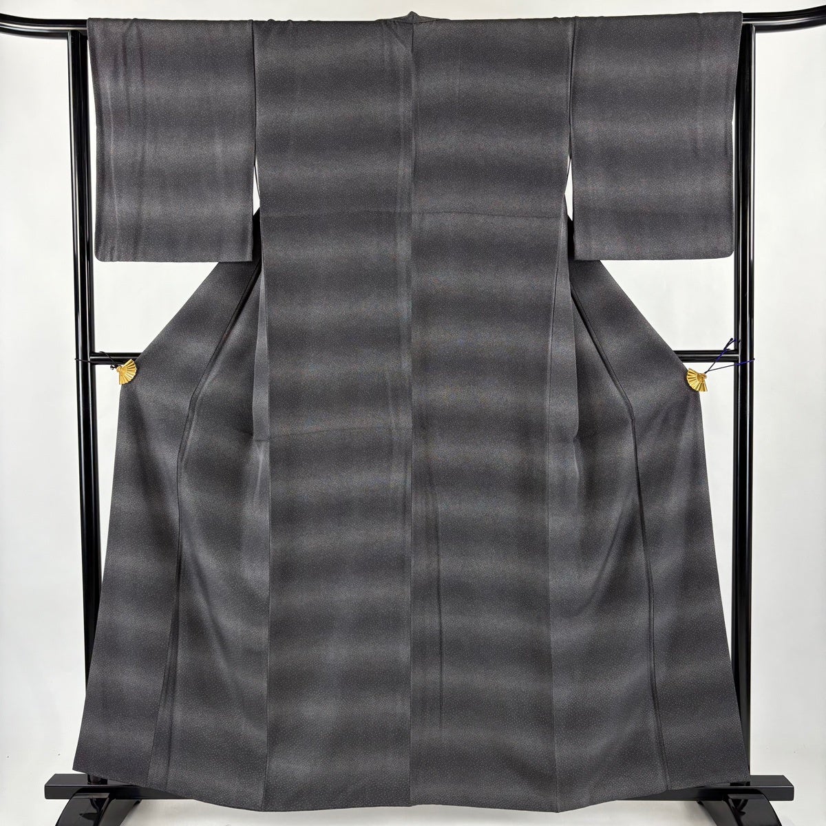 小紋 身丈161.5cm 裄丈63.5cm 正絹 秀品 【中古】 美品】 小紋 身丈157.5cm 裄丈65.5cm M 単衣 色紙 草花 濃紫 正絹 秀品