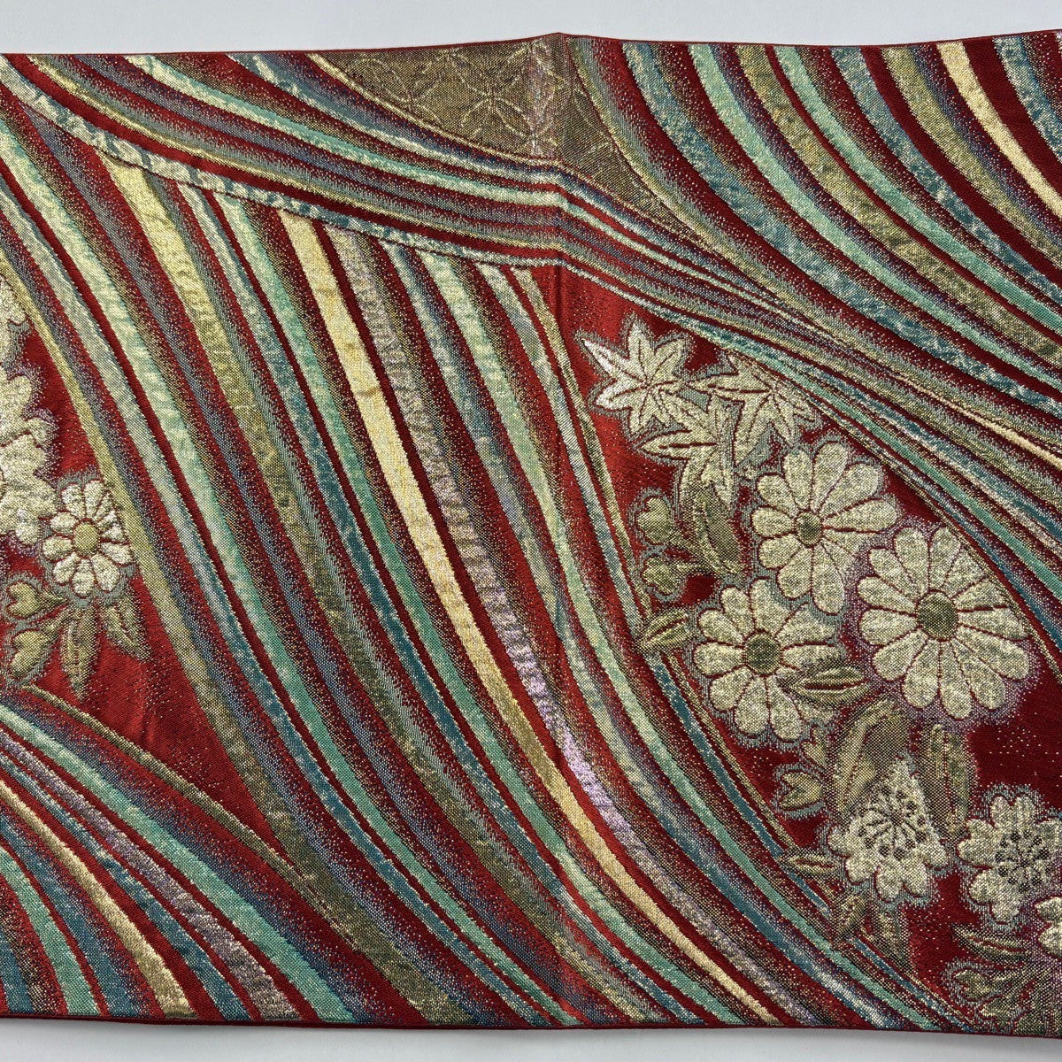 袋帯 秀品 彩波全通 草花 紗綾形 金糸 箔 赤 全通 正絹｜中古・古着