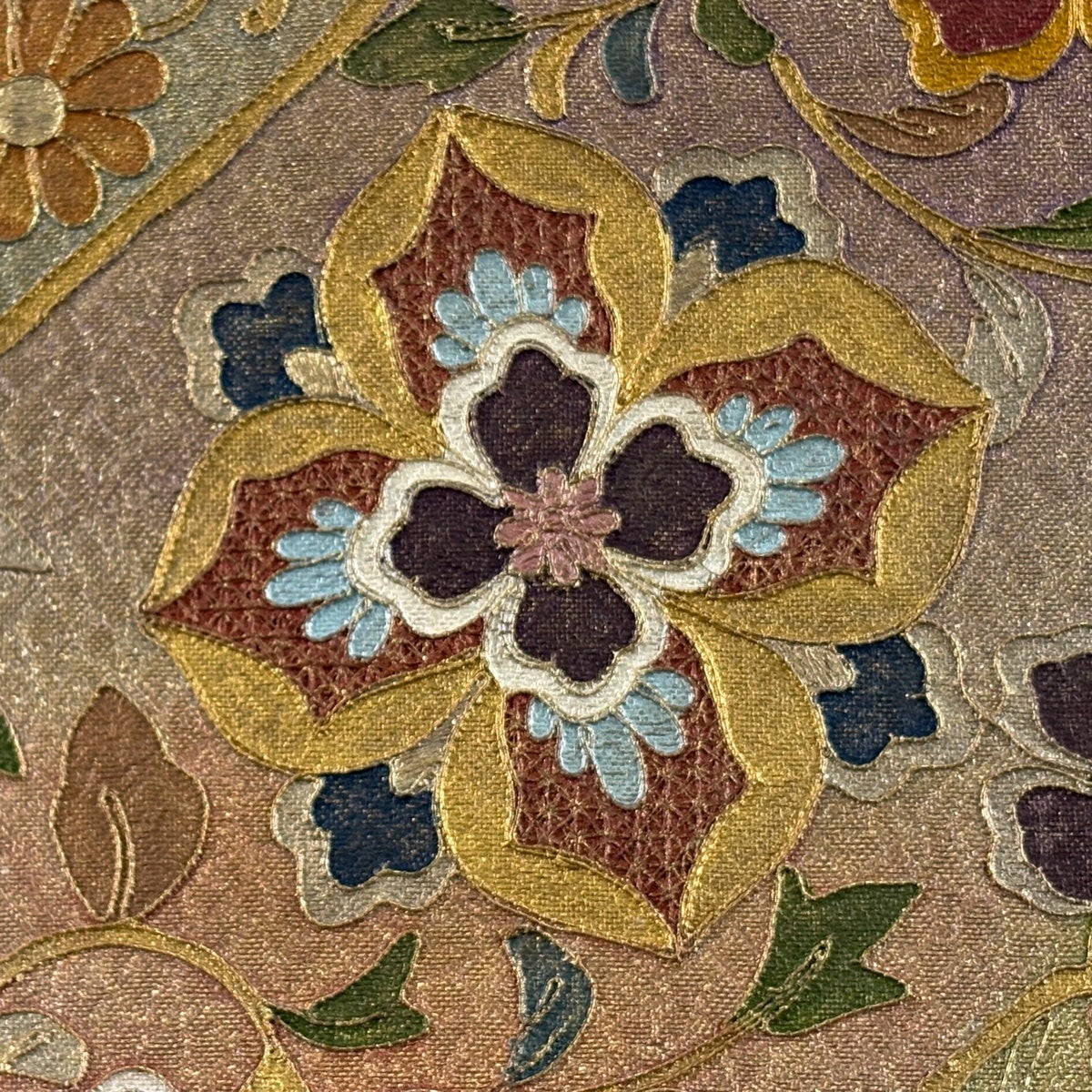 美品】 袋帯 秀品 花唐草 菱 金糸 箔 金色 お太鼓柄 正絹｜中古・古着