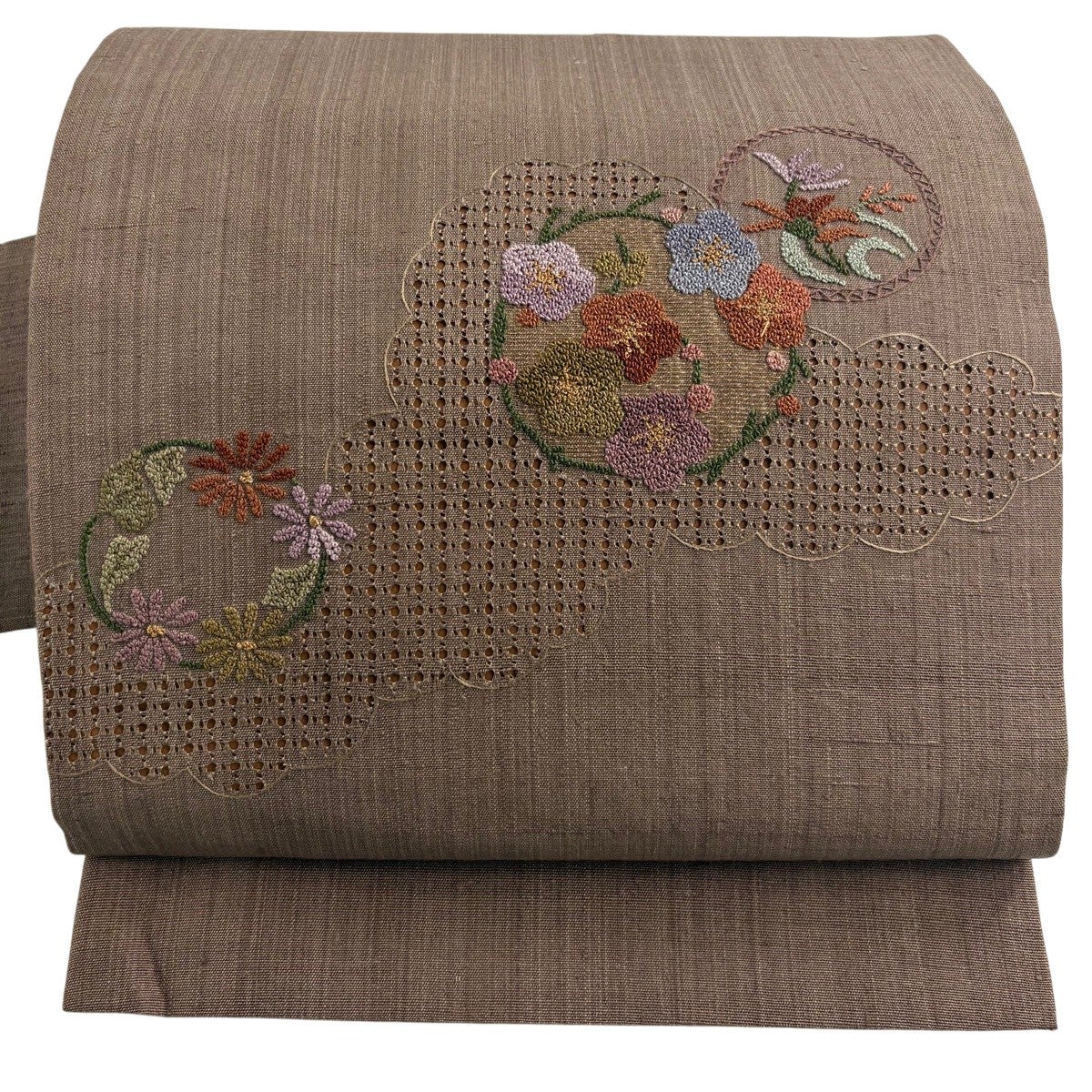 美品】 名古屋帯 秀品 紬地 花丸文 雲文 刺繍 金糸 焦茶色 正絹｜中古