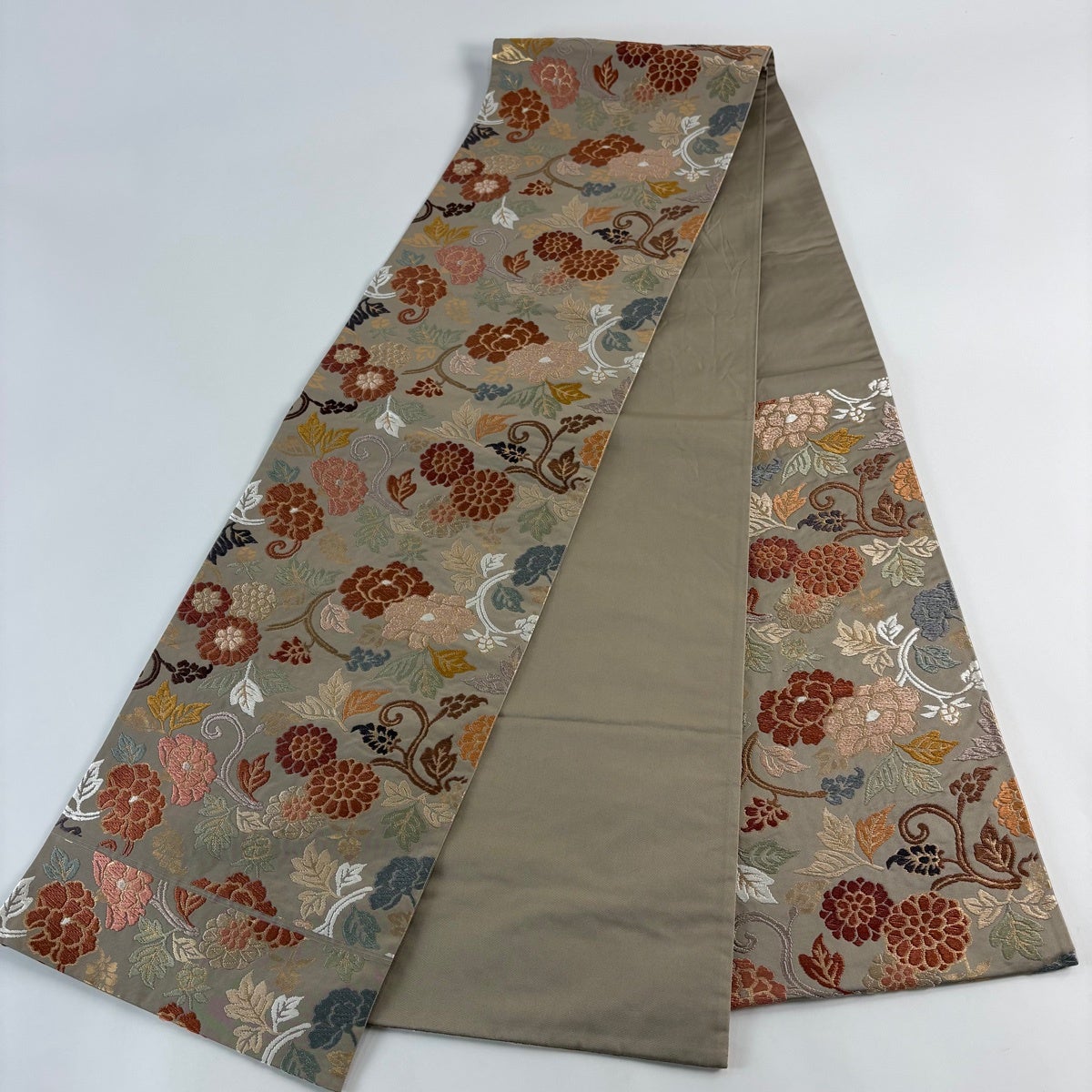 美品】 袋帯 秀品 花唐草 唐織 箔 灰茶 六通 正絹｜中古・古着