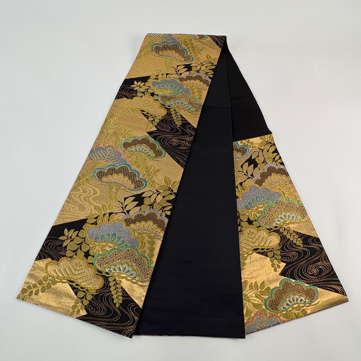 美品】 袋帯 秀品 振袖向き 笠松 流水 金糸 箔 黒 六通 正絹｜中古