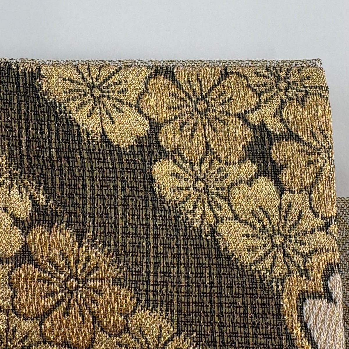 袋帯 秀品 振袖向き 桜 金糸 箔 金色 六通 正絹｜中古・古着