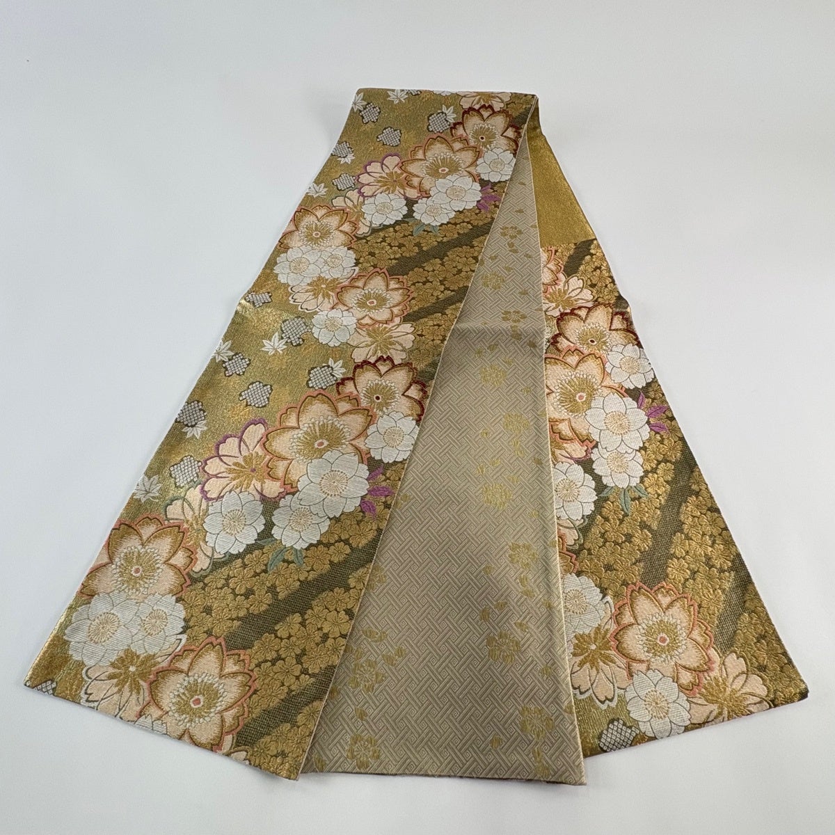 袋帯 秀品 振袖向き 桜 金糸 箔 金色 六通 正絹｜中古・古着