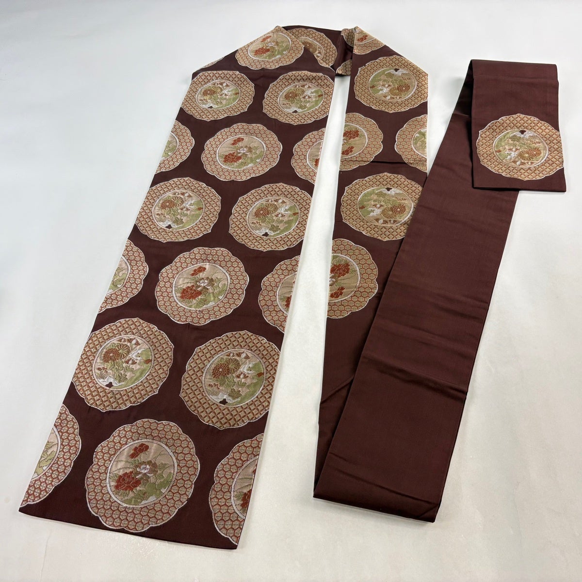 名古屋帯 優品 絵皿 草花 小豆色 正絹｜中古・古着・リサイクル着物