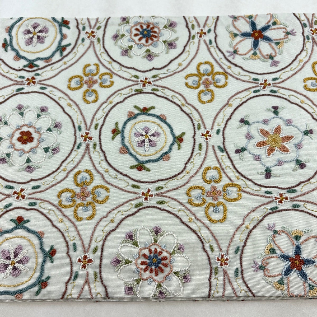 袋帯 逸品 草花 金糸 相良刺繍 灰白 六通 正絹｜中古・古着