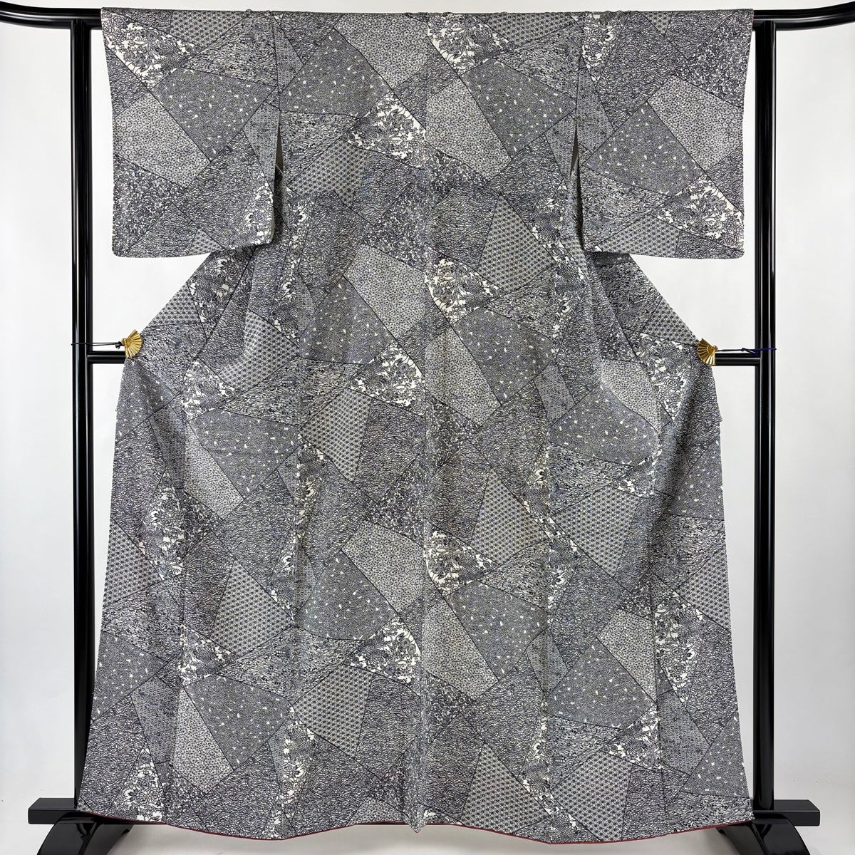 美品】 小紋 身丈154cm 裄丈62cm S 袷 雪輪 鮫 茶紫 正絹 秀品｜中古