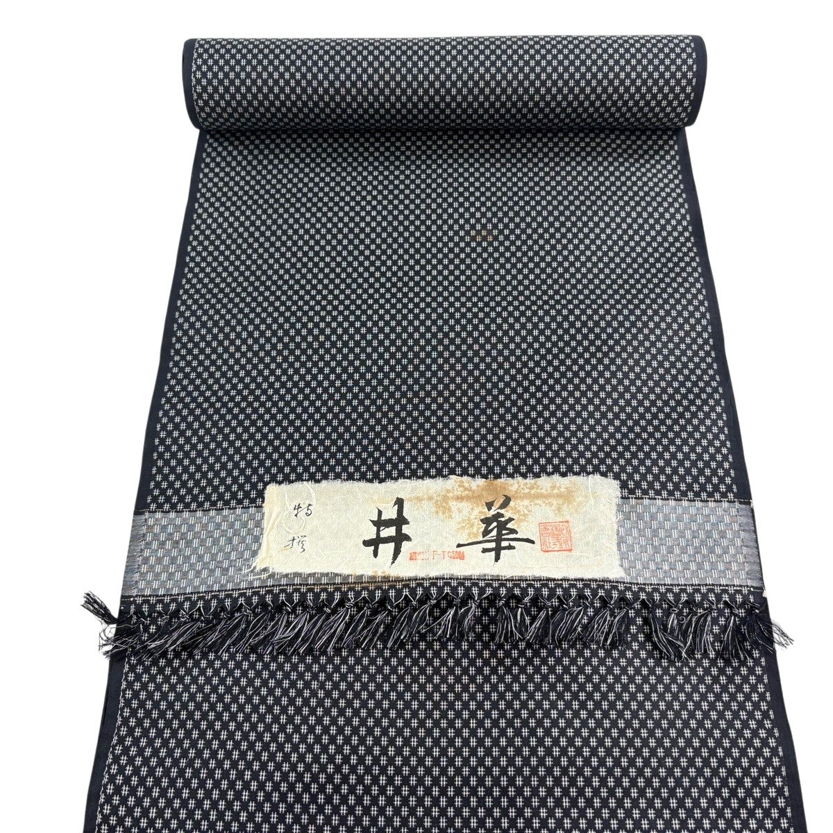 反物 秀品 紬 井桁絣 黒 正絹｜中古・古着・リサイクル着物通販