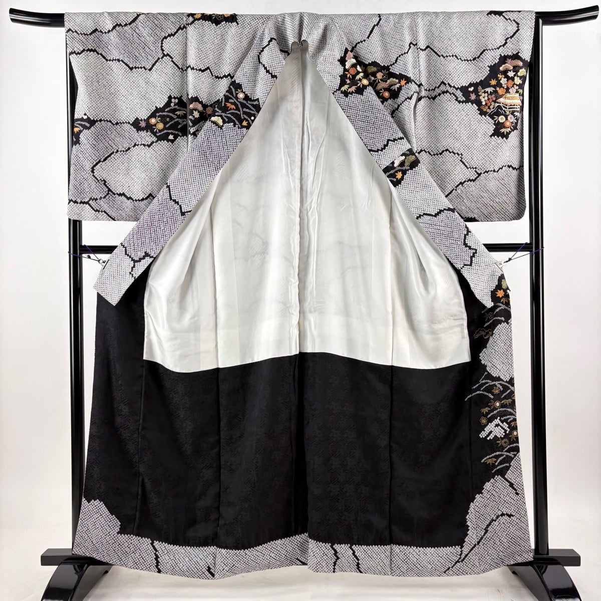 美品】 訪問着 身丈160cm 裄丈65.5cm M 袷 草花 雲文 刺繍 絞り 黒灰