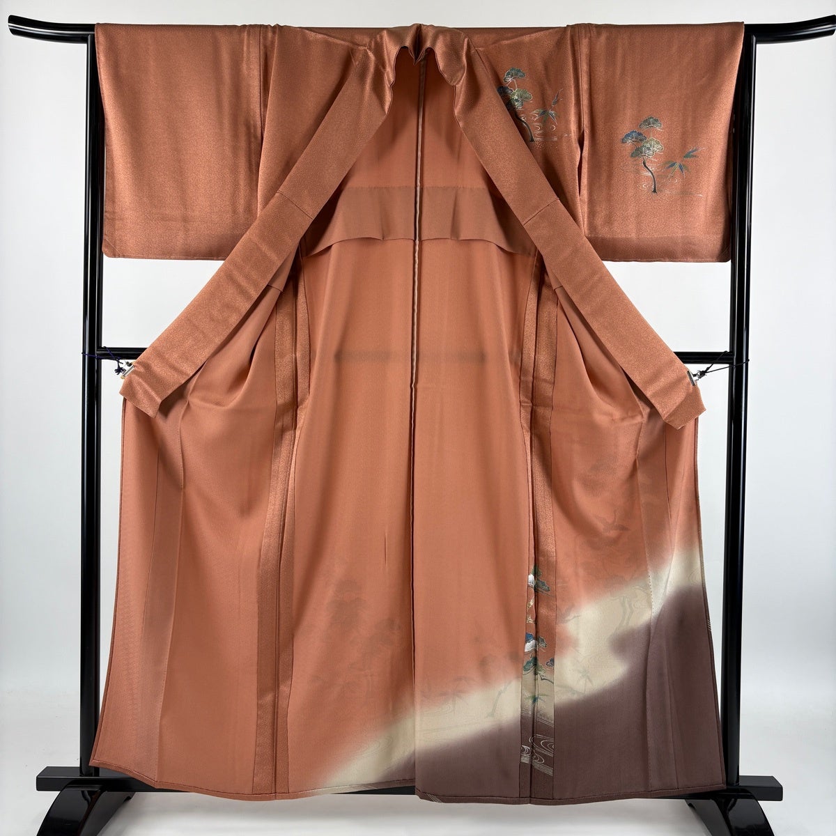 付下げ 身丈159.5cm 裄丈66.5cm M 単衣 松 鶴 金銀彩 ぼかし 赤茶 正絹