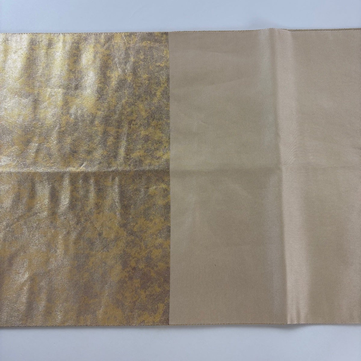 風神 袋帯 お太鼓柄 正絹 螺鈿 鹿の子 ツーシーズン 未使用に近い イ6365 袋帯 秀品 童 花 螺鈿 箔 金色 お太鼓柄 正絹｜中古・古着・リサイクル