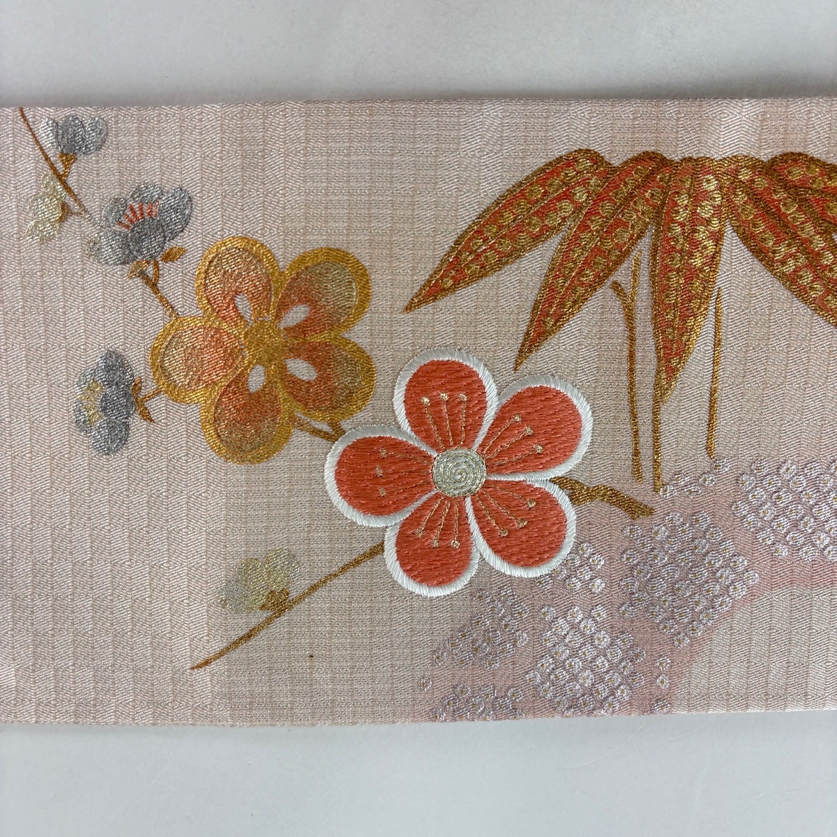 50%OFF 【美品】 名古屋帯 優品 枝梅 笹 銀通し 金銀彩 薄ピンク 正絹