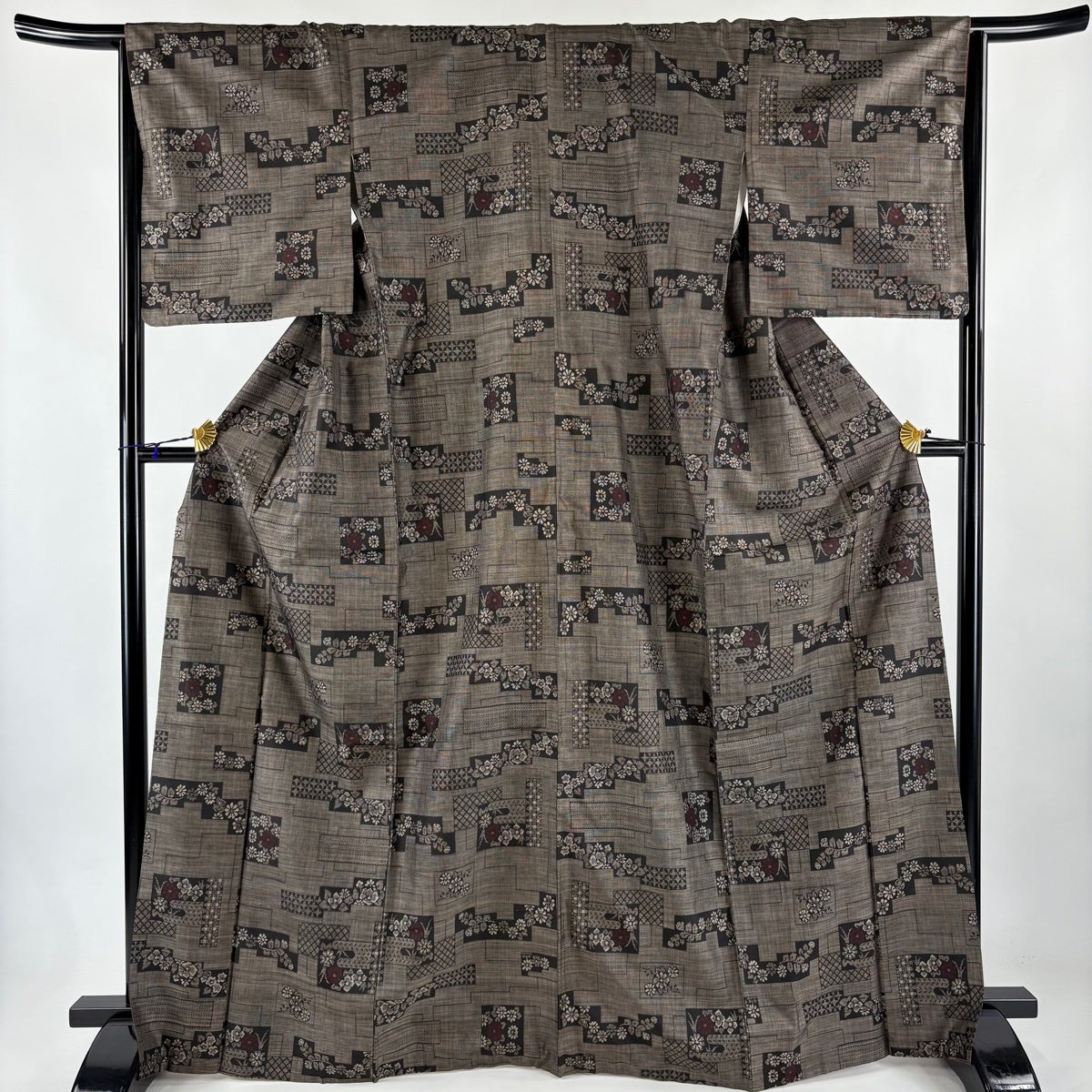 「縁」154ｃｍ～161ｃｍ 真綿紬 縞柄 紬着尺 正絹 Ｂ９６０ 美品】 紬 身丈161.5cm 裄丈64.5cm M 袷 縦縞 幾何学模様 焦茶色 正絹