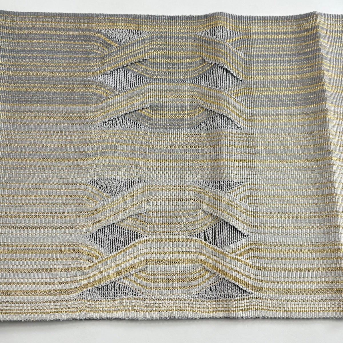 美品】 袋帯 名品 よろけ縞 縞 金糸 灰色 お太鼓柄 正絹｜中古・古着