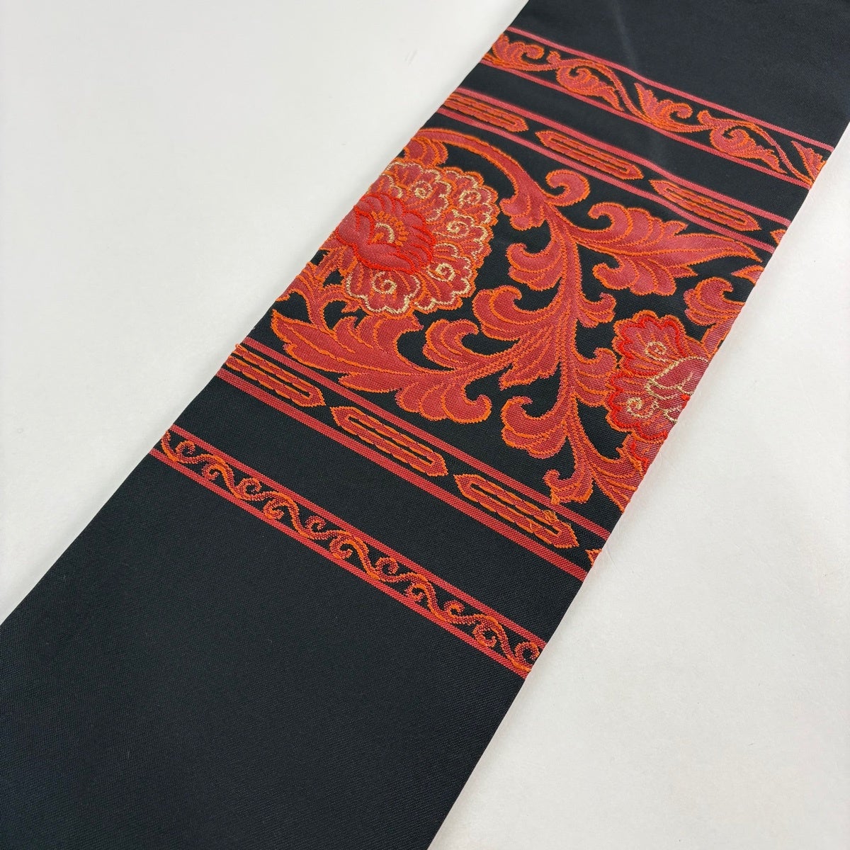 名古屋帯 優品 花唐草 縞 金糸 刺繍 黒 正絹｜中古・古着・リサイクル