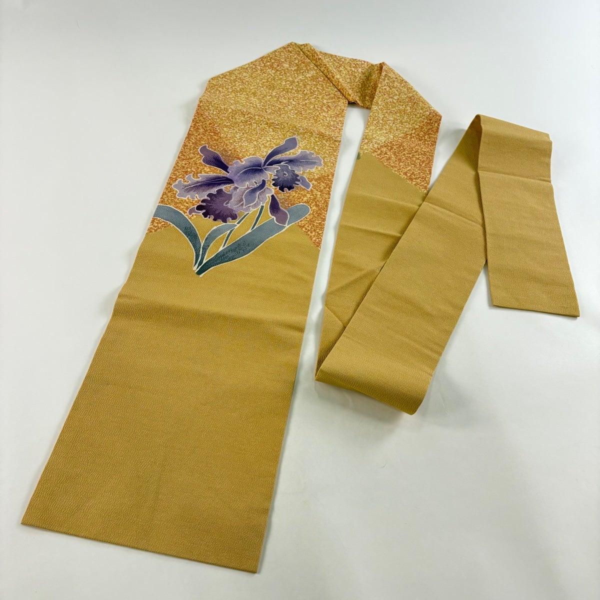 Ancient アンティーク　よどかけ　縮緬細工　古布　金糸刺繍　牛若丸図柄　傷有り Dragon #野の花と #草花と動物たちの刺繡ガーデン 🗡️🌸 スタイ・よだれかけ