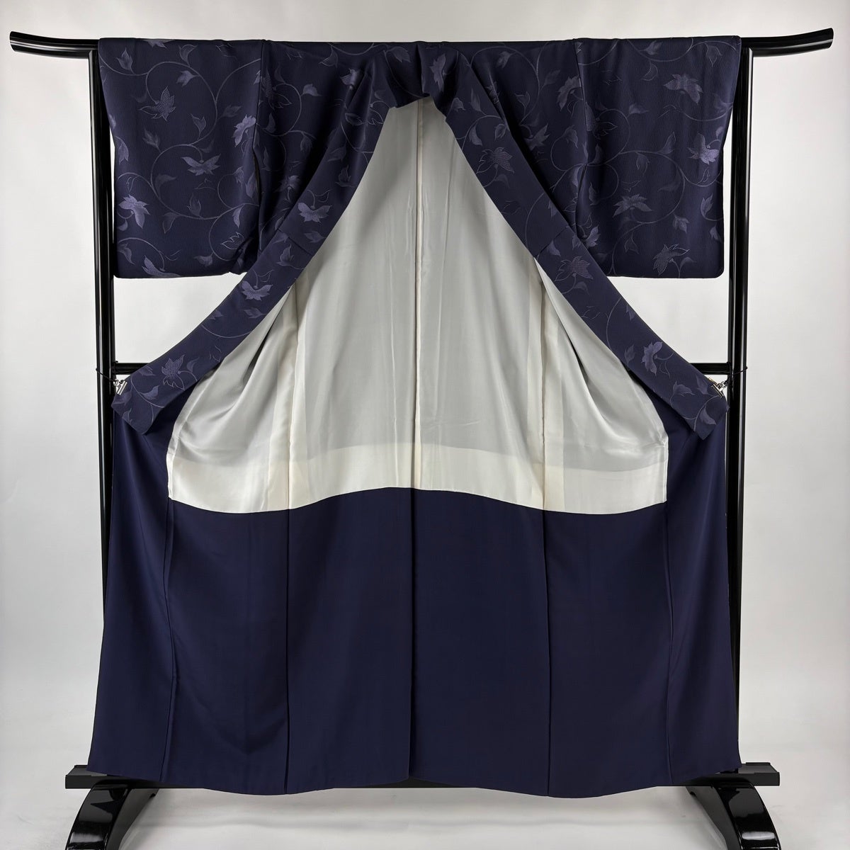 美品】 小紋 身丈160cm 裄丈65.5cm M 袷 花唐草 紫 正絹 名品｜中古