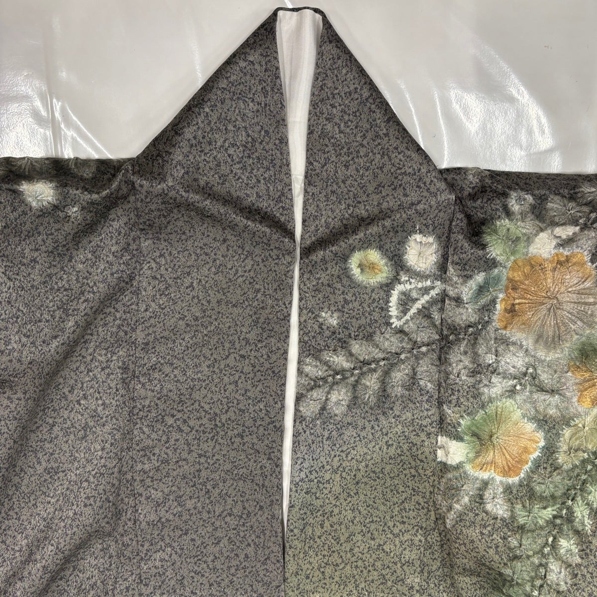 美品】 訪問着 身丈154cm 裄丈62cm S 袷 落款あり 草花 絞り 金銀彩 灰