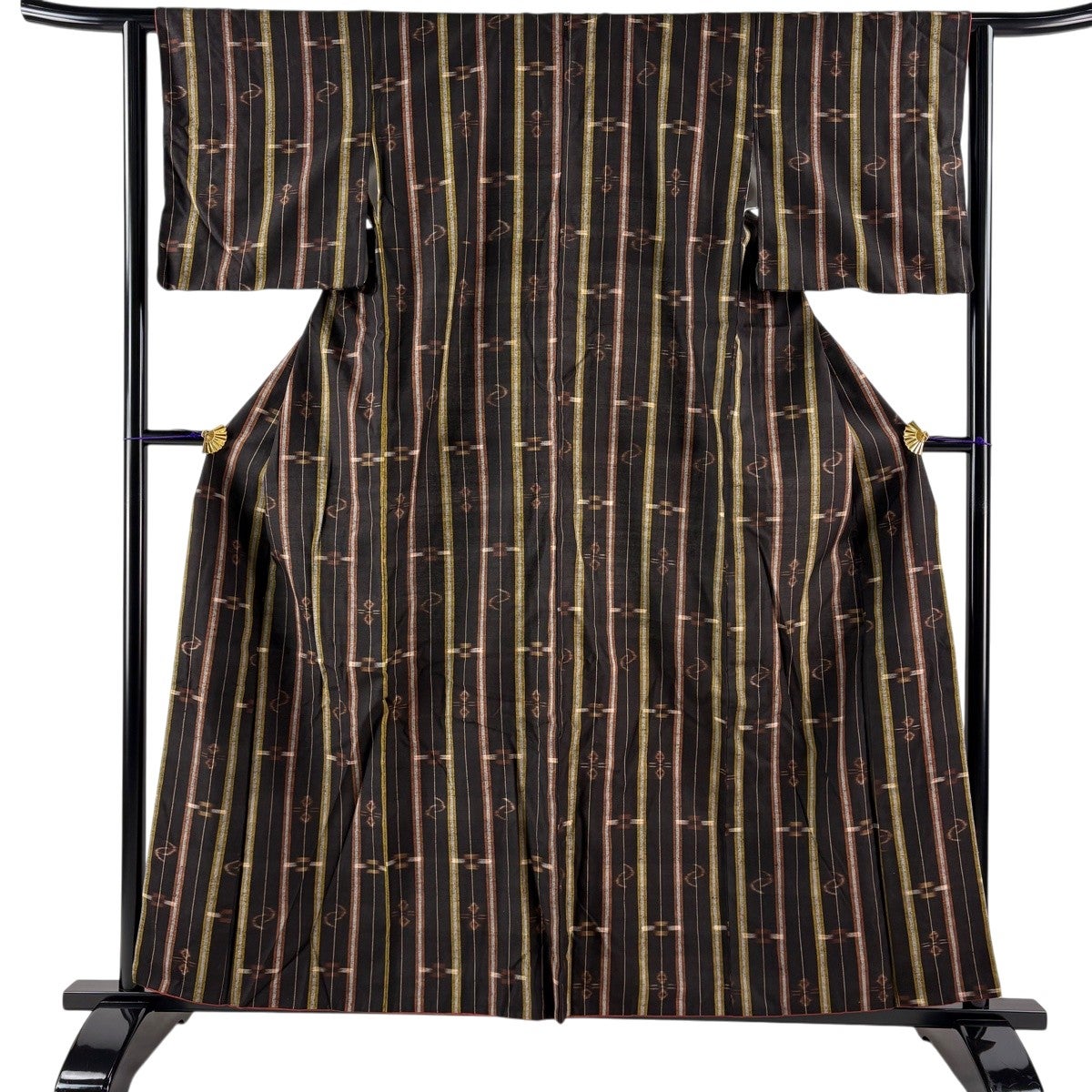 紬 身丈159cm 裄丈61cm S 袷 縞 幾何学模様 焦茶色 正絹 名品｜中古