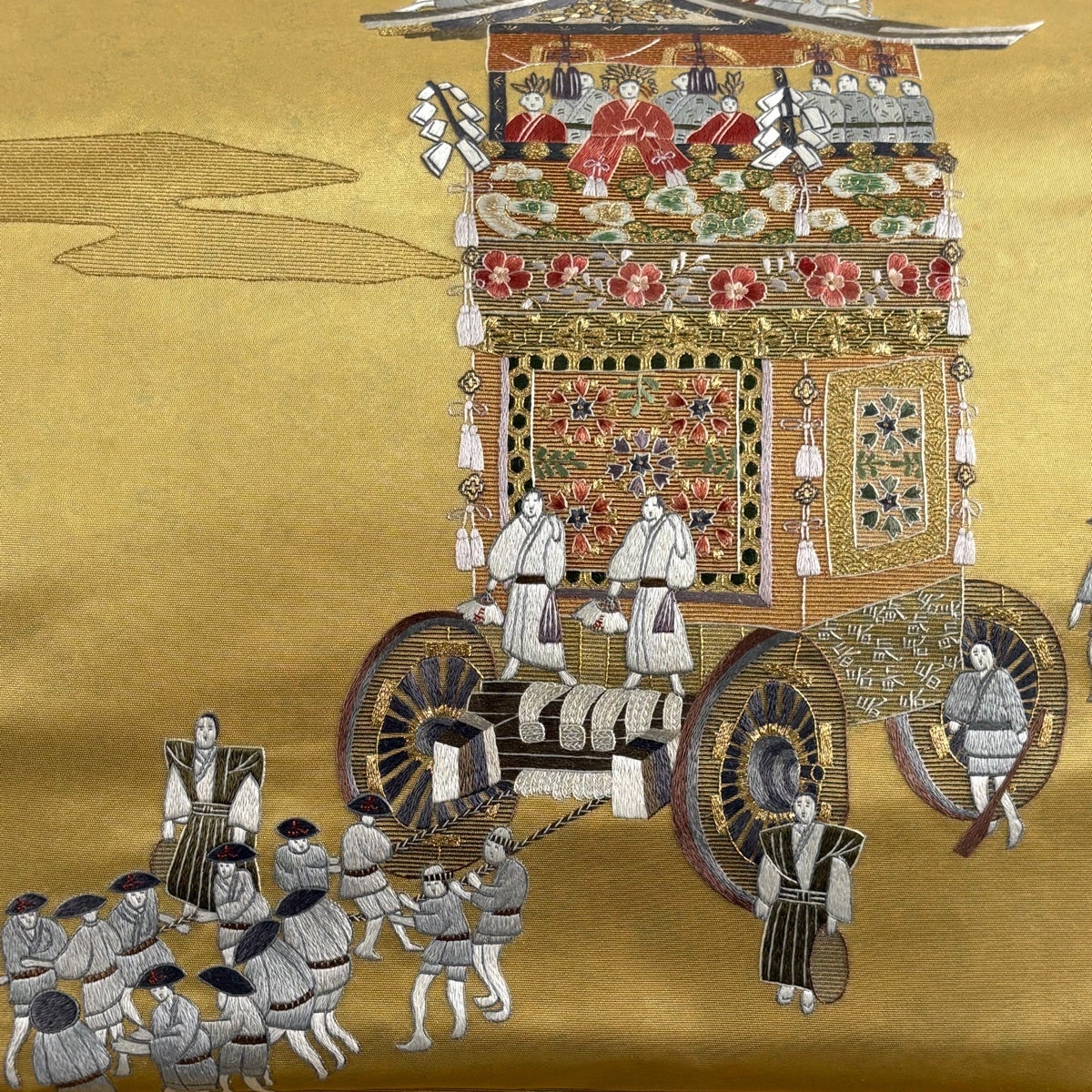 袋帯 秀品 山鉾 人物 金糸 蘇州刺繍 金色 お太鼓柄 正絹｜中古・古着
