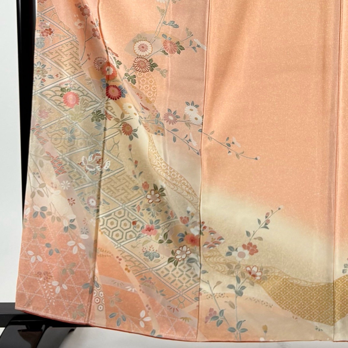 訪問着 身丈161cm 裄丈61.5cm S 袷 菊 蝶 金彩 ぼかし 薄オレンジ 正絹