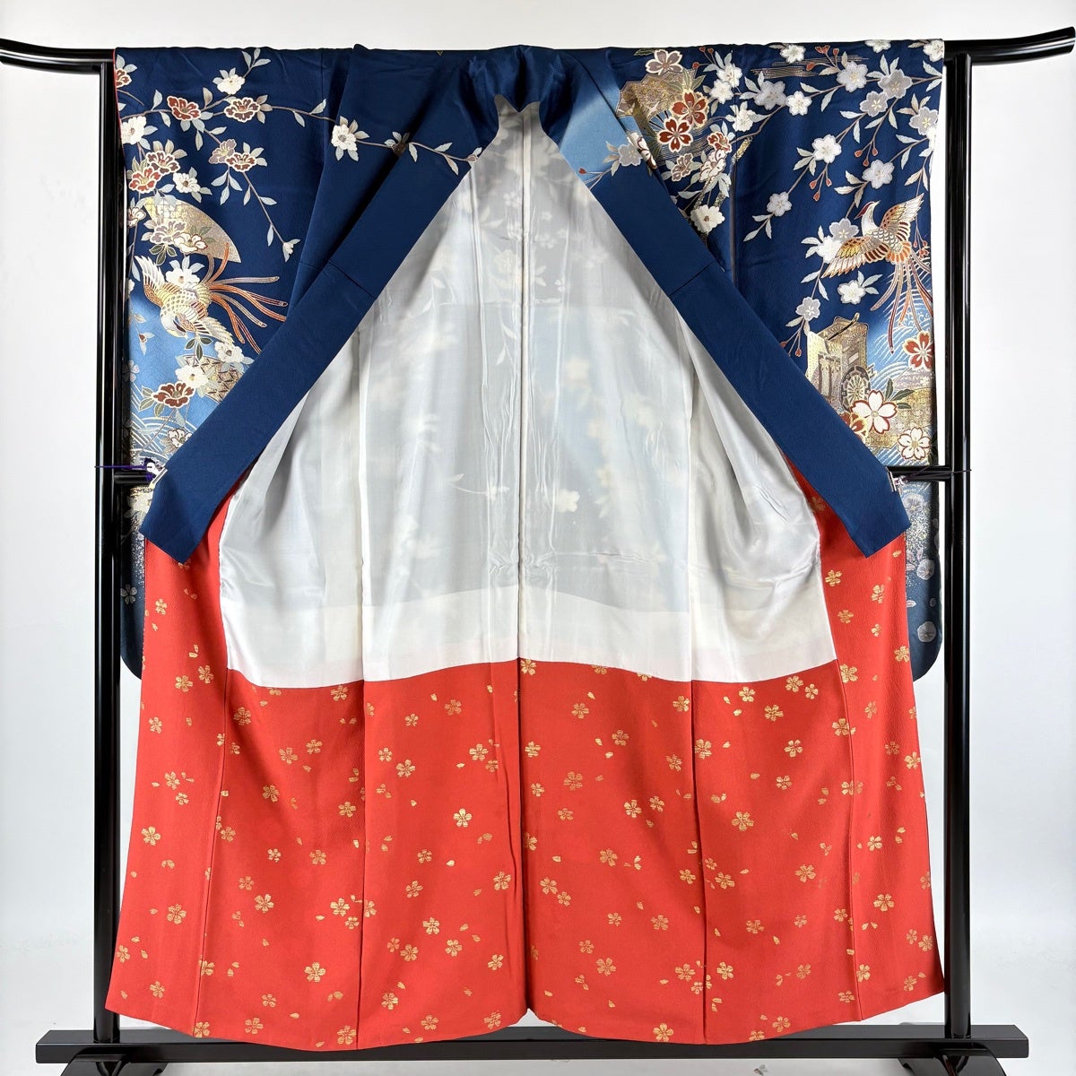 美品】 振袖 身丈155cm 裄丈64cm M 袷 御所車 桜 金糸 金銀彩 紺色