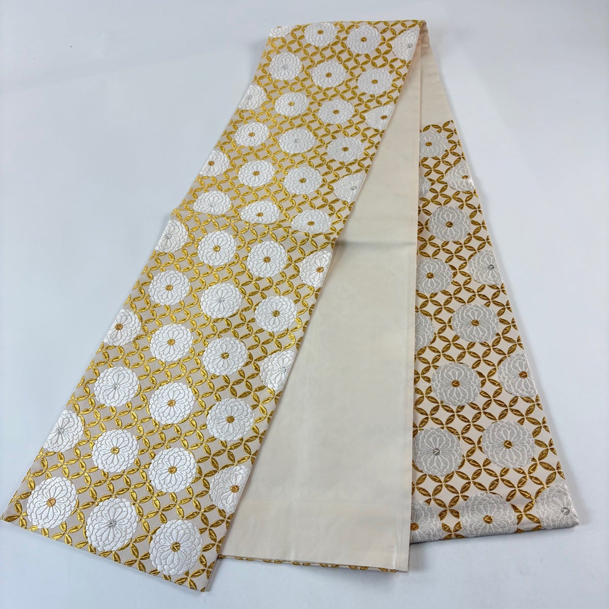 美品】 袋帯 逸品 山口美術織物 落款あり 七宝地菊文 金銀糸 ベージュ