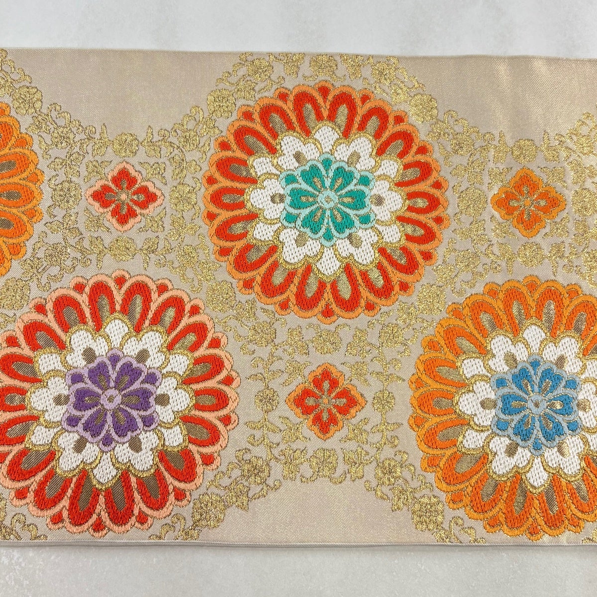美品】 袋帯 逸品 川島織物 落款あり 関西仕立て 華文 花唐草 金糸 箔