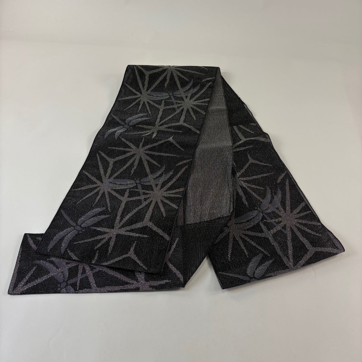 名古屋帯 秀品 夏帯 松葉仕立て 八寸名古屋帯 蜻蛉 葉柄 箔 墨色 正絹