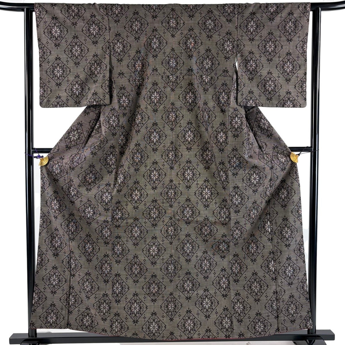 美品】 大島紬 身丈158cm 裄丈62cm S 袷 純泥染 証紙あり 華文 焦茶色