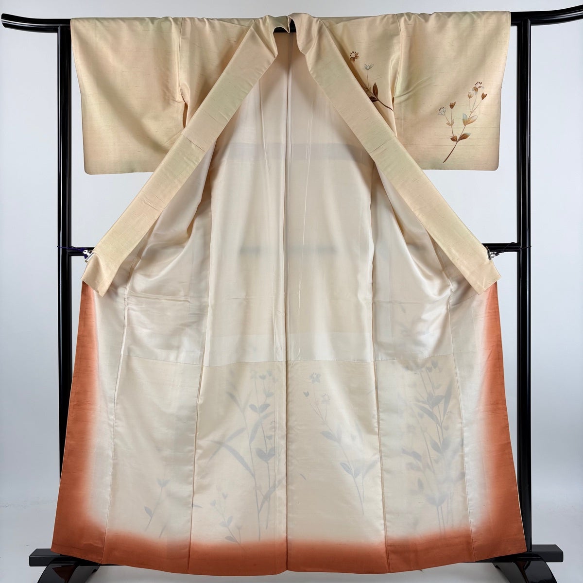 付下げ 身丈162cm 裄丈62.5cm S 袷 紬地 草花 金彩 ぼかし 薄オレンジ