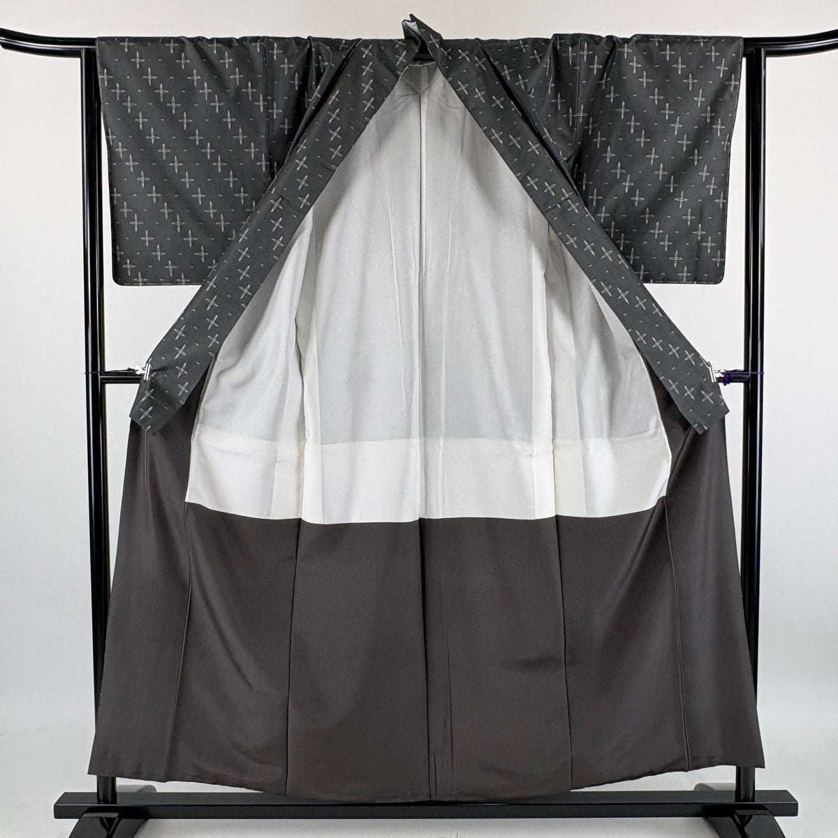 美品】 紬 身丈156cm 裄丈64cm M 袷 絣柄 灰色 正絹 秀品｜中古・古着