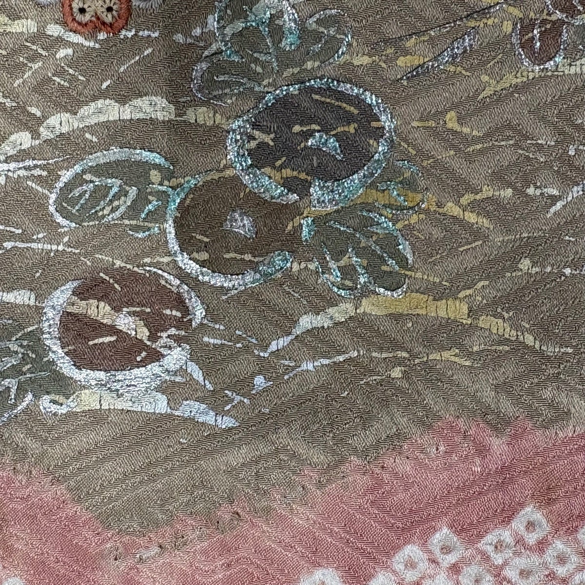 丸太遠藤　付下げ　薄物　千鳥　波　刺繍　正絹　ベージュ 訪問着 身丈156cm 裄丈64cm M 袷 向鳥 扇 刺繍 絞り ピンクベージュ
