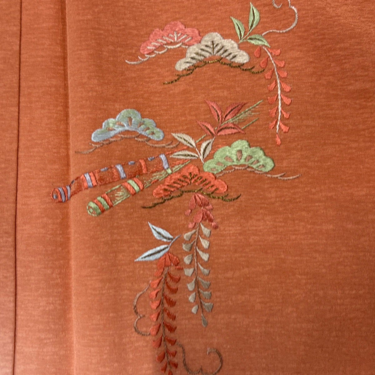 付下げ 身丈161cm 裄丈64.5cm M 袷 笠松 藤 刺繍 金糸 オレンジ 正絹