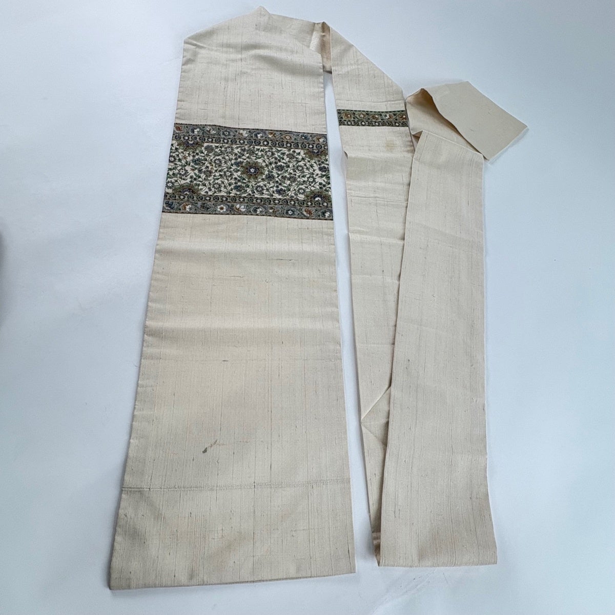 名古屋帯 優品 紬地 華文 花唐草 金彩 ベージュ 正絹｜中古・古着