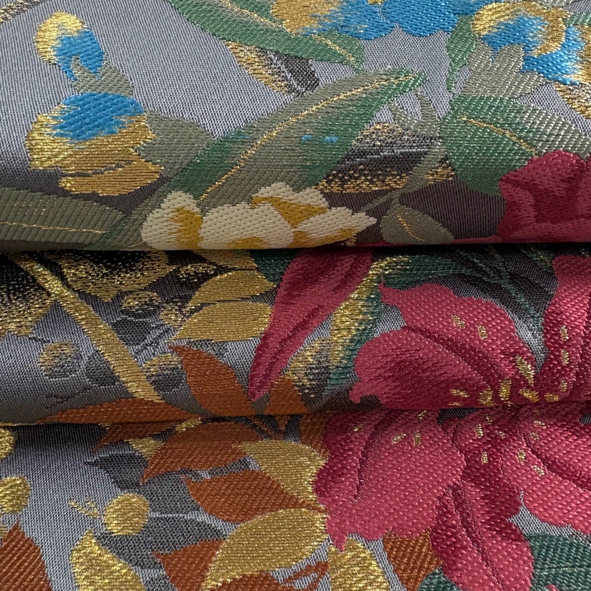 袋帯 逸品 中村乃武夫 落款あり 草花 金糸 箔 灰色 六通 正絹｜中古